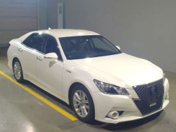 2014 Toyota Crown Hybrid