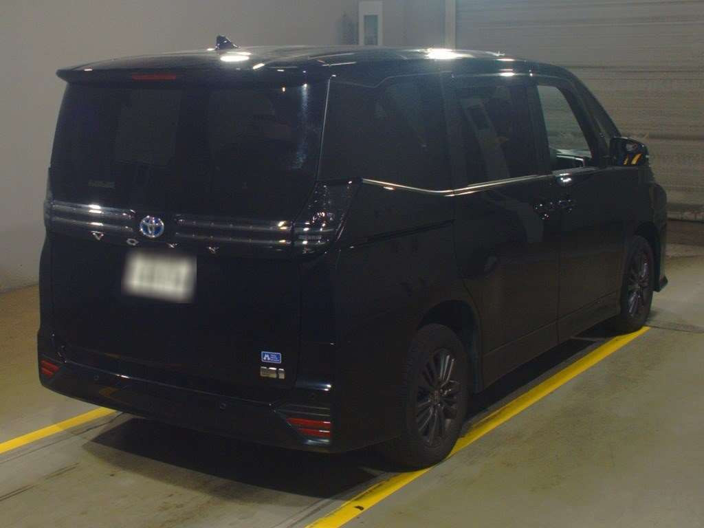 2022 Toyota Voxy ZWR95W[1]