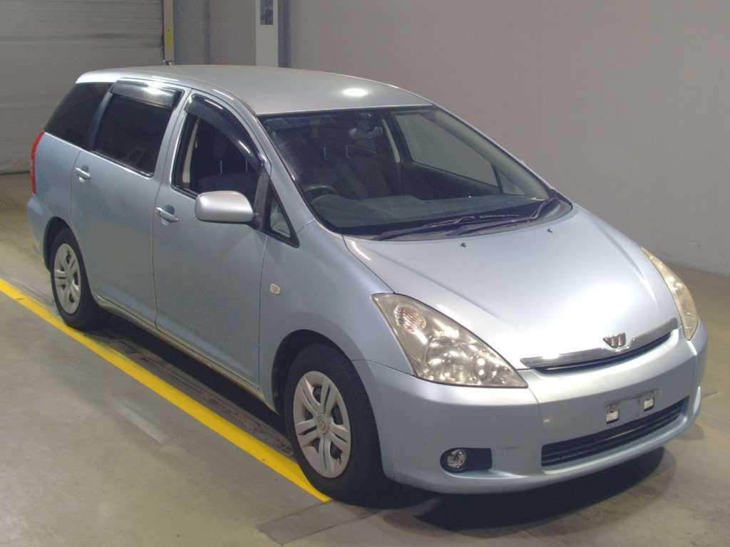 2003 Toyota Wish ANE10G[2]