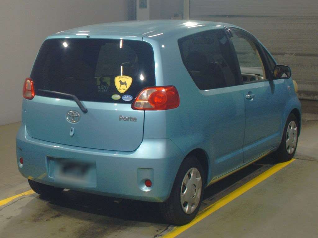 2005 Toyota Porte NNP11[1]