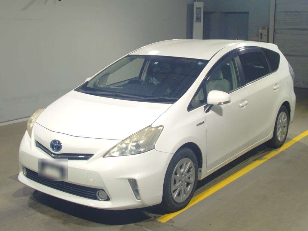 2011 Toyota Prius alpha ZVW41W[0]