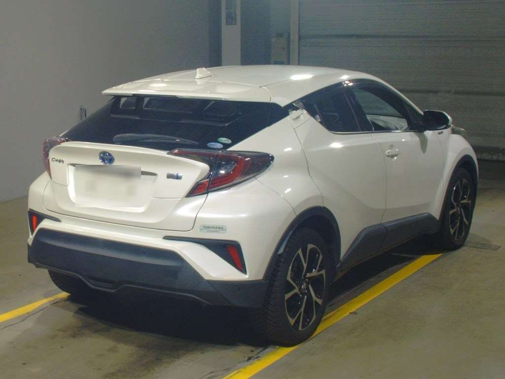 2017 Toyota C-HR ZYX10[1]