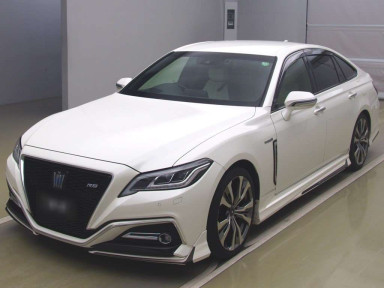 2019 Toyota Crown Hybrid