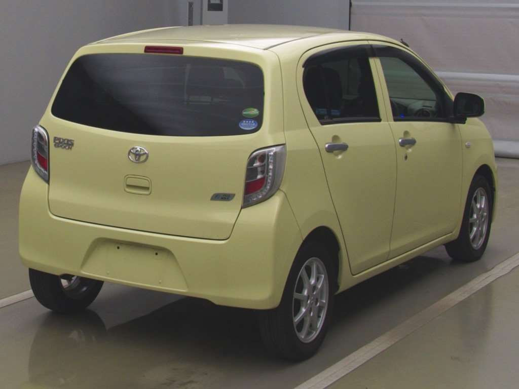 2013 Toyota Pixis Epoch LA300A[1]