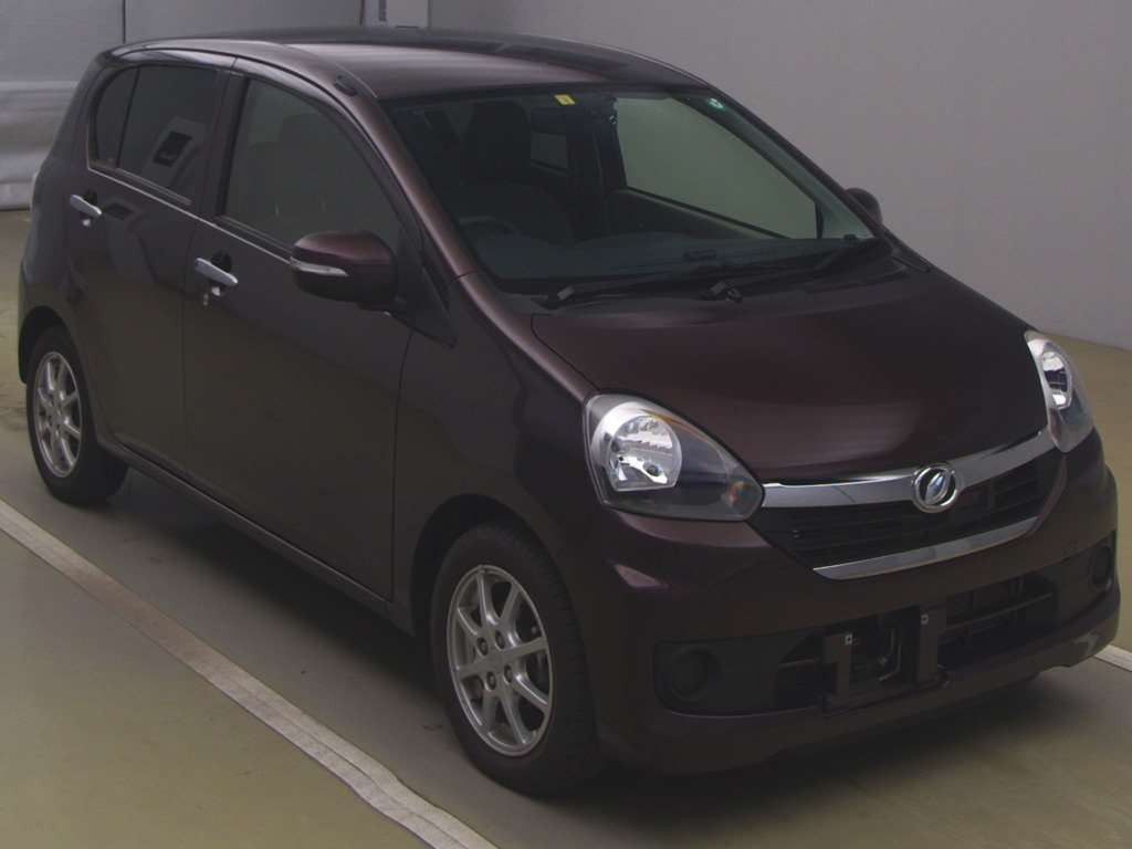 2014 Daihatsu Mira es LA300S[2]