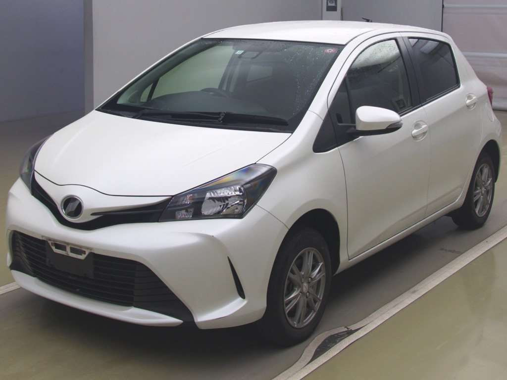 2015 Toyota Vitz NSP135[0]