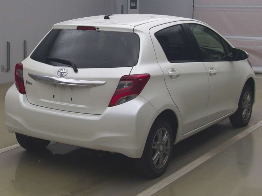 2015 Toyota Vitz NSP135[1]