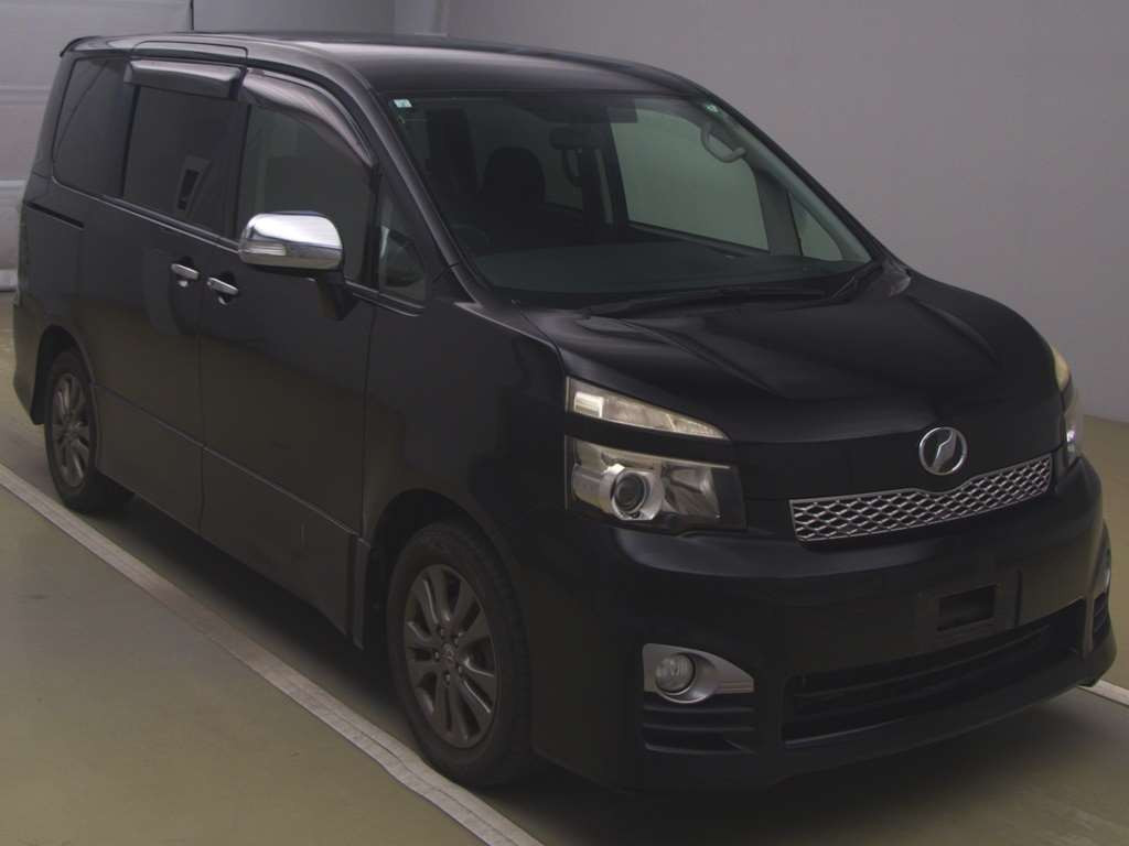 2011 Toyota Voxy ZRR70W[2]