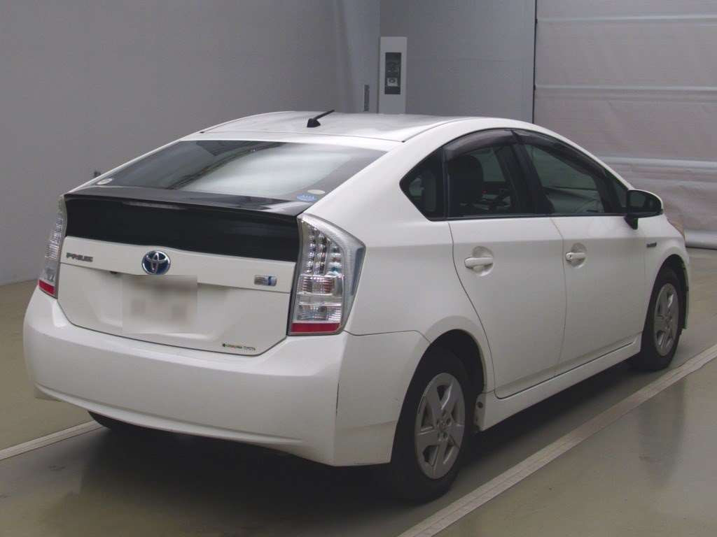 2010 Toyota Prius ZVW30[1]