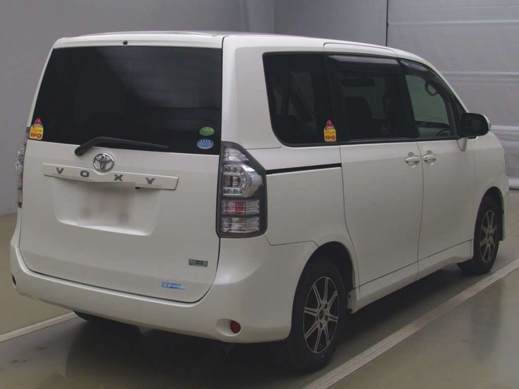 2012 Toyota Voxy ZRR70G[1]