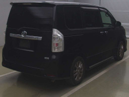 2012 Toyota Voxy