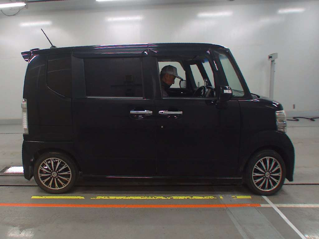 2013 Honda N-BOX CUSTOM JF1[2]