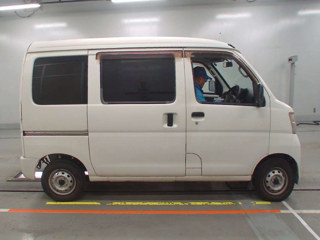 2010 Daihatsu Hijet Cargo S321V[2]