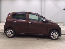 2011 Daihatsu Mira es