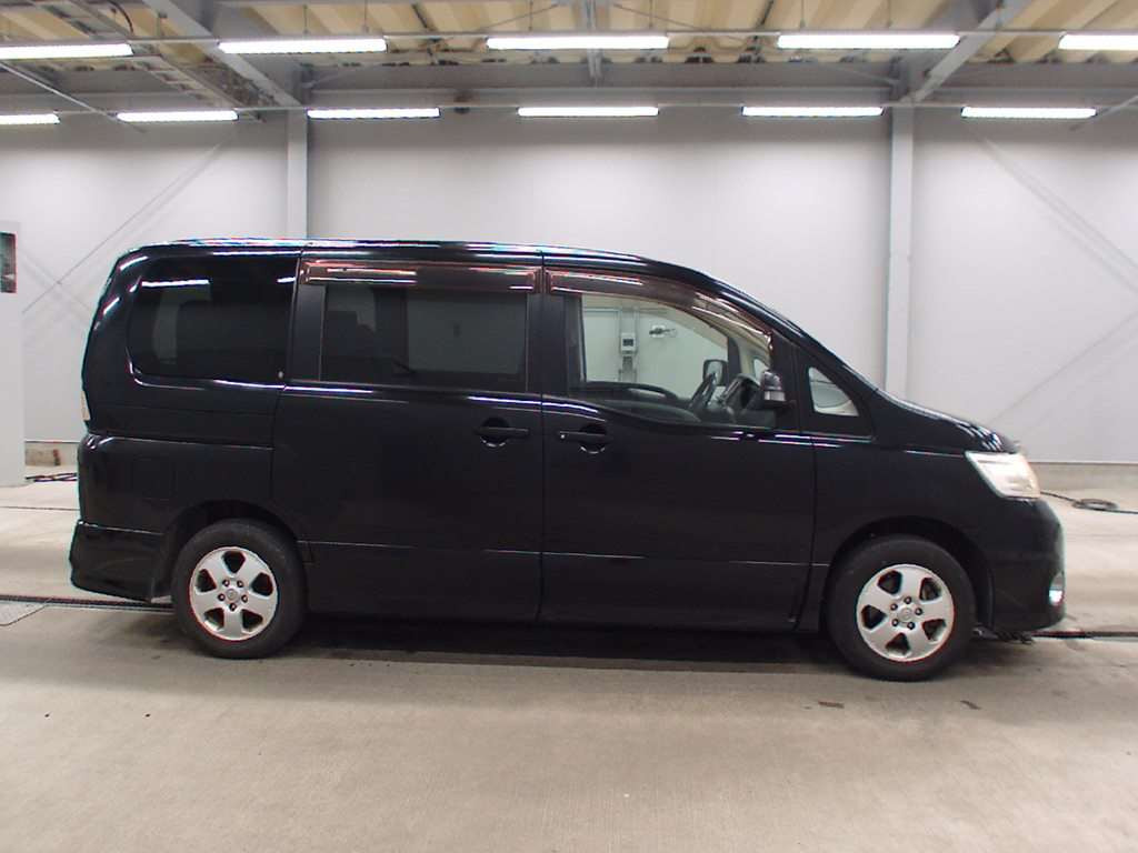 2009 Nissan Serena CNC25[2]