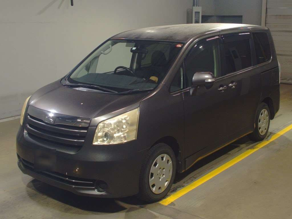 2010 Toyota Noah ZRR70G[0]