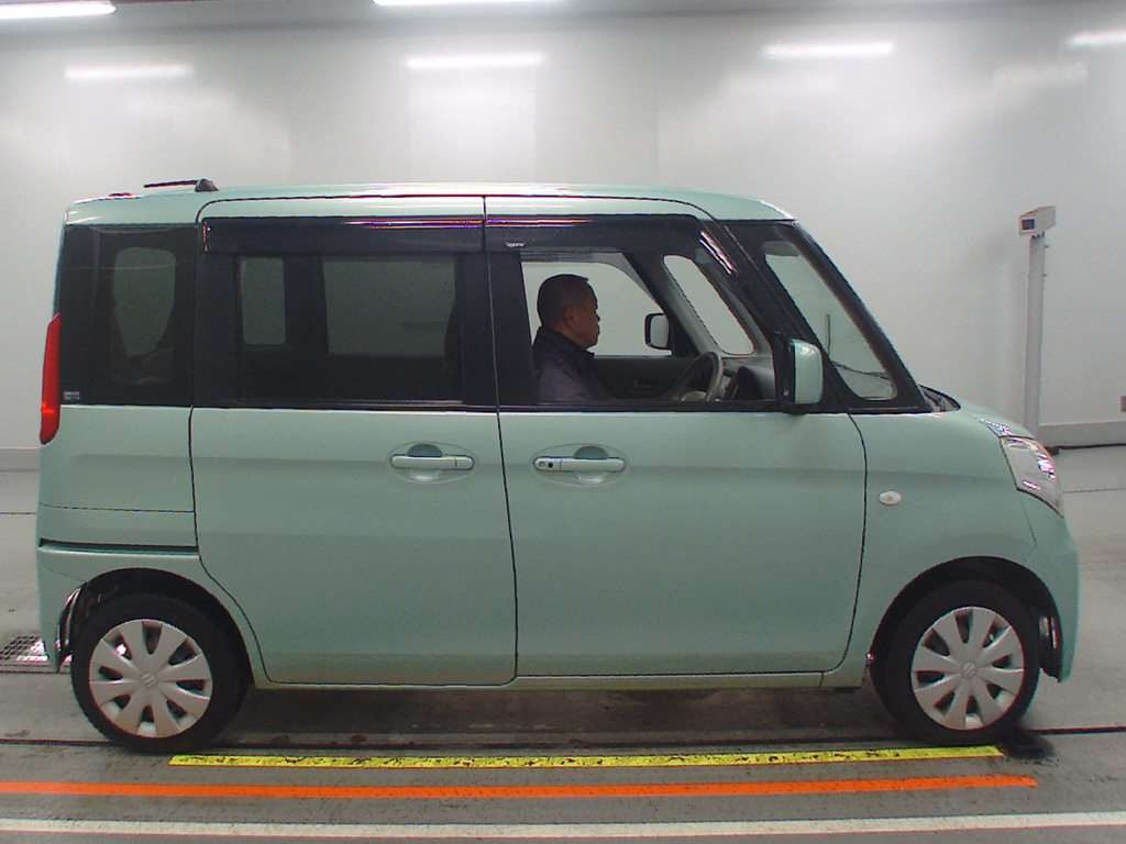 2013 Suzuki Spacia MK32S[2]