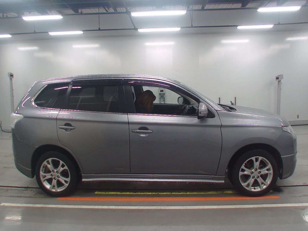 2012 Mitsubishi Outlander GF8W[2]