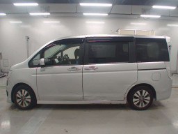 2014 Honda Step WGN Spada