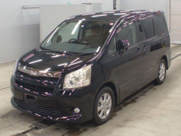 2010 Toyota Noah