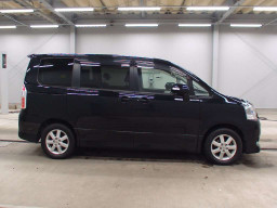 2010 Toyota Noah