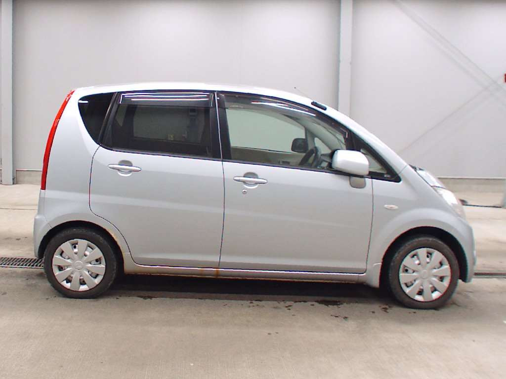 2010 Daihatsu Move L185S[2]