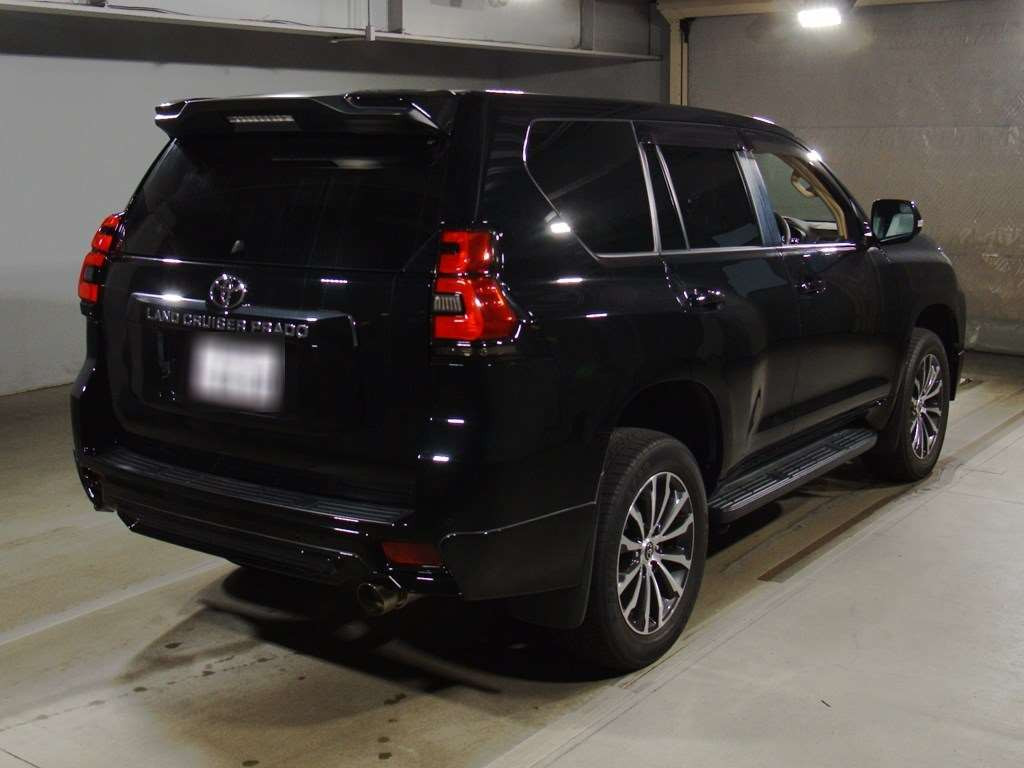 2018 Toyota Land Cruiser Prado TRJ150W[1]