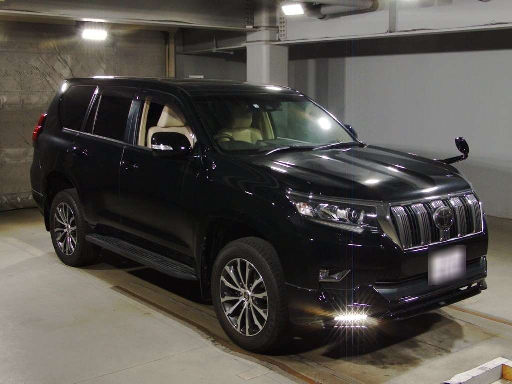 2018 Toyota Land Cruiser Prado TRJ150W[2]