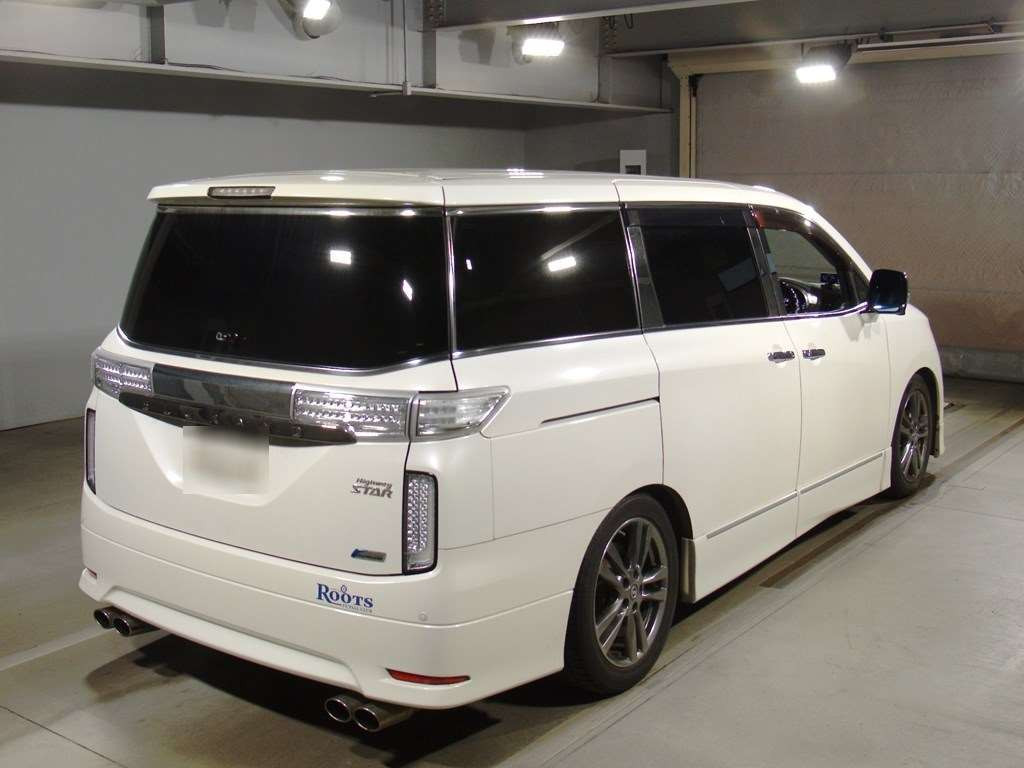 2012 Nissan Elgrand TE52[1]