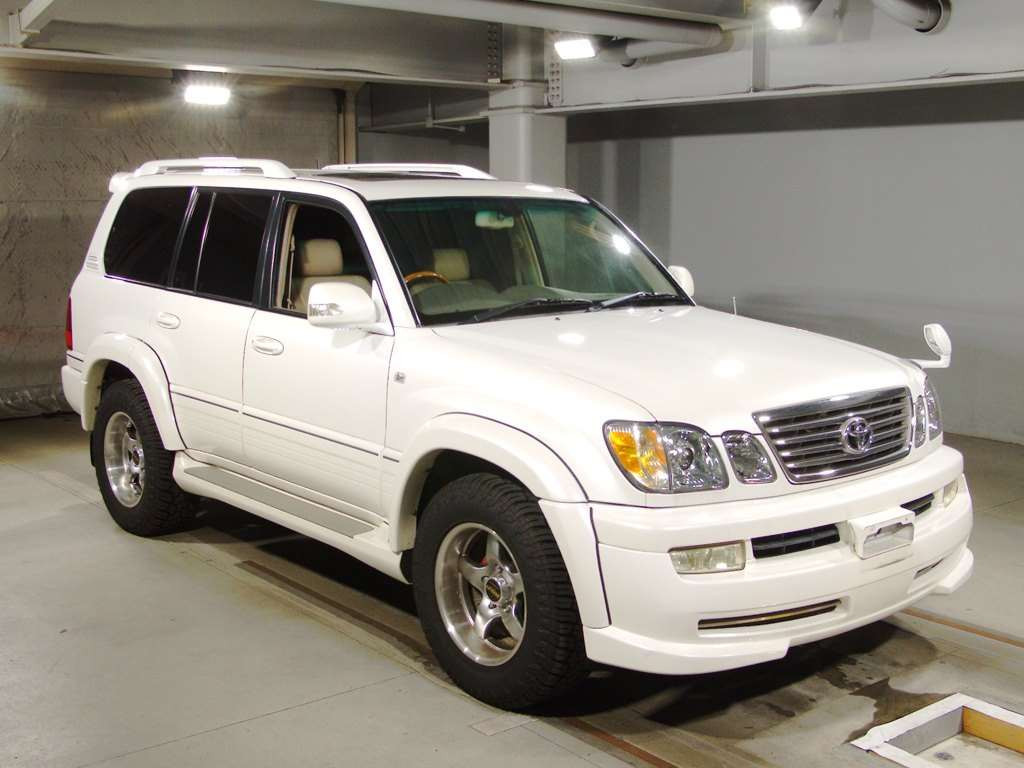 2005 Toyota Land Cruiser 100 UZJ100W[2]