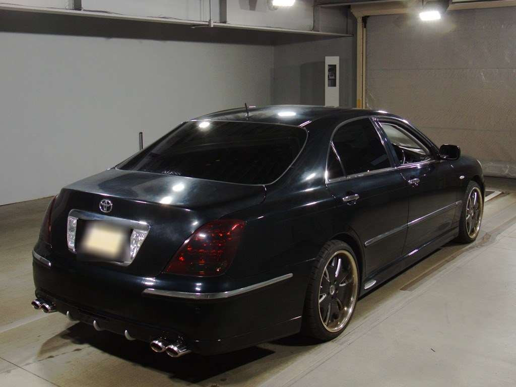 2004 Toyota Crown Majesta UZS186[1]