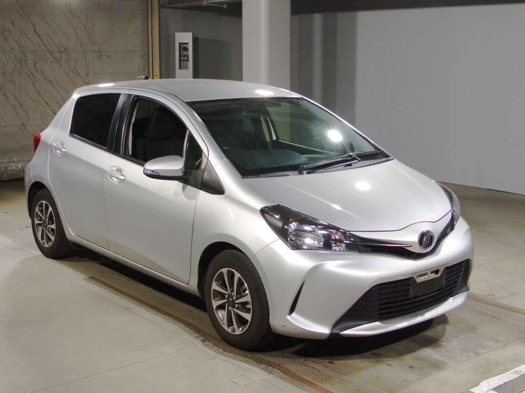 2016 Toyota Vitz NSP130[2]