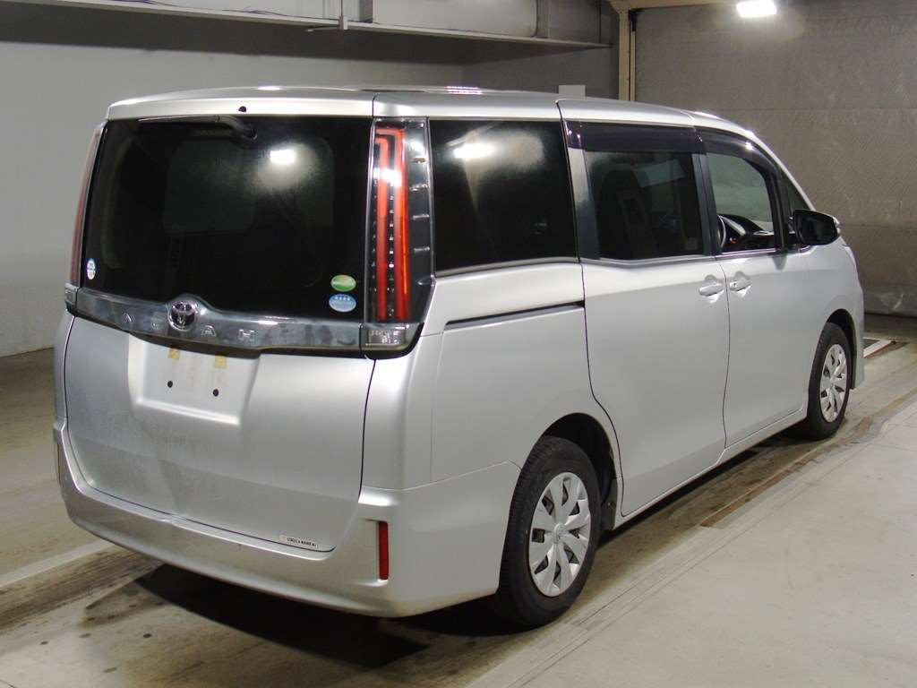 2017 Toyota Noah ZRR80G[1]