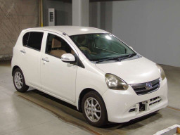 2011 Daihatsu Mira es