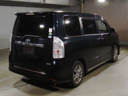 2012 Toyota Voxy