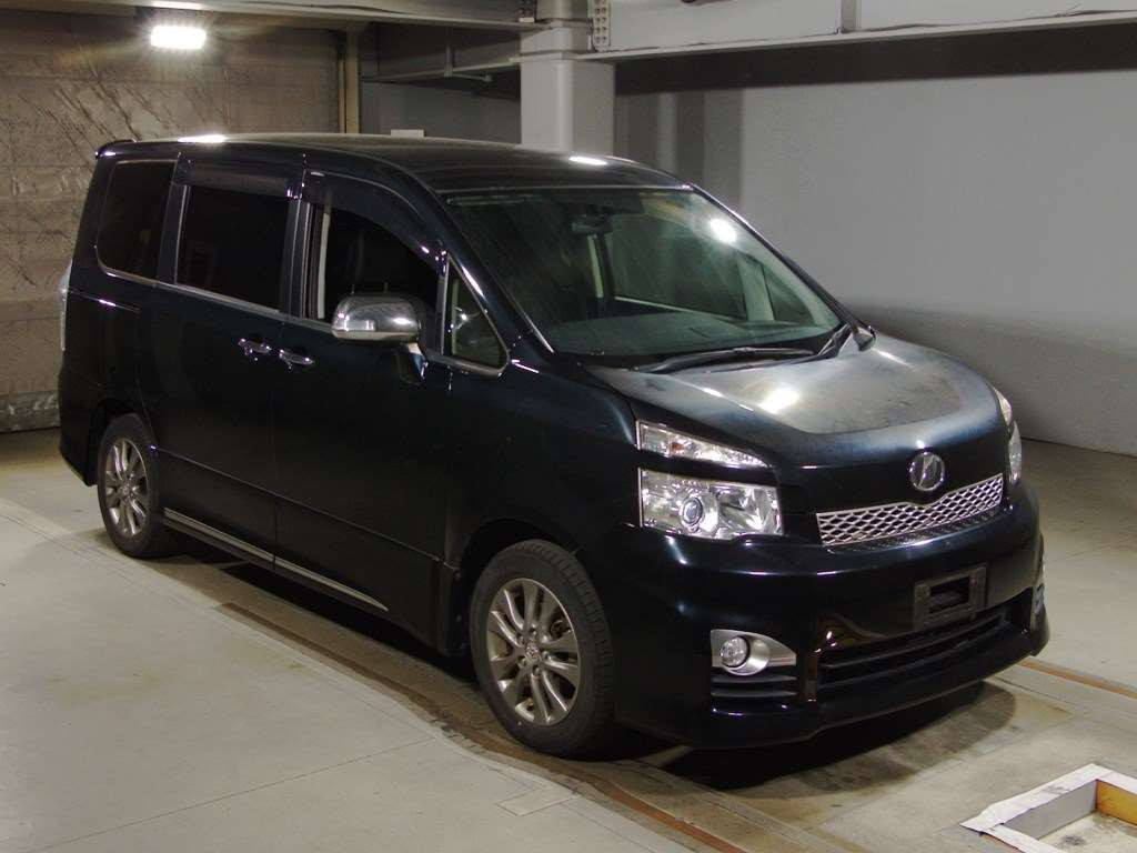 2012 Toyota Voxy ZRR70W[2]