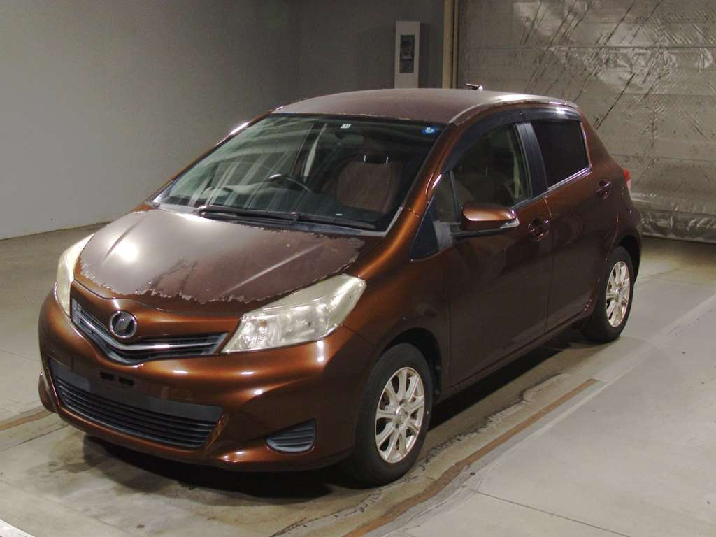 2011 Toyota Vitz KSP130[0]