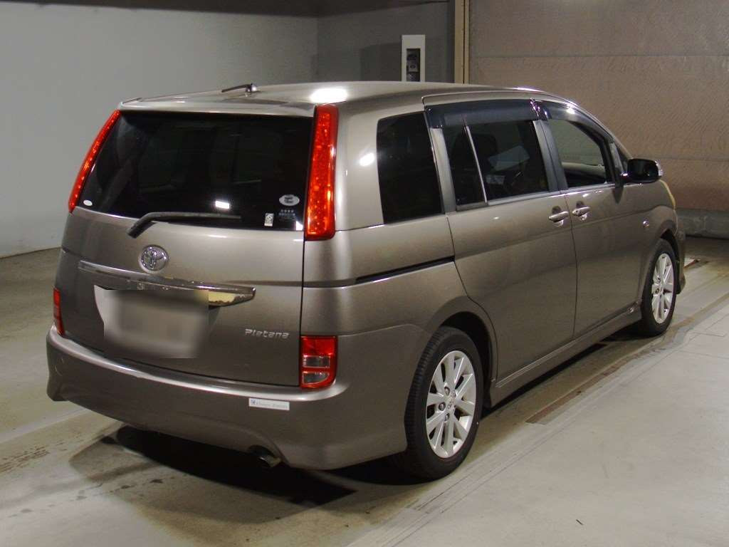 2008 Toyota Isis ANM10W[1]