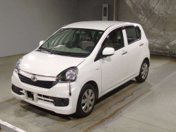 2014 Daihatsu Mira es