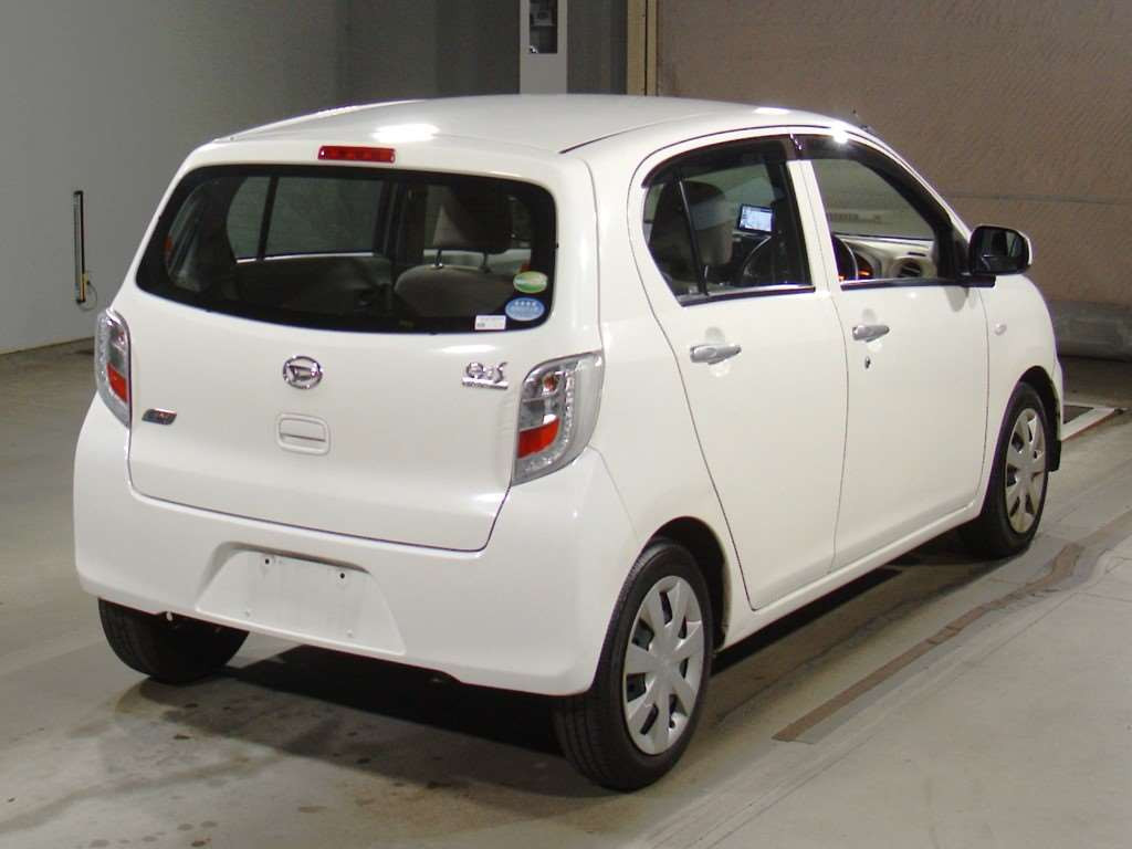 2014 Daihatsu Mira es LA300S[1]