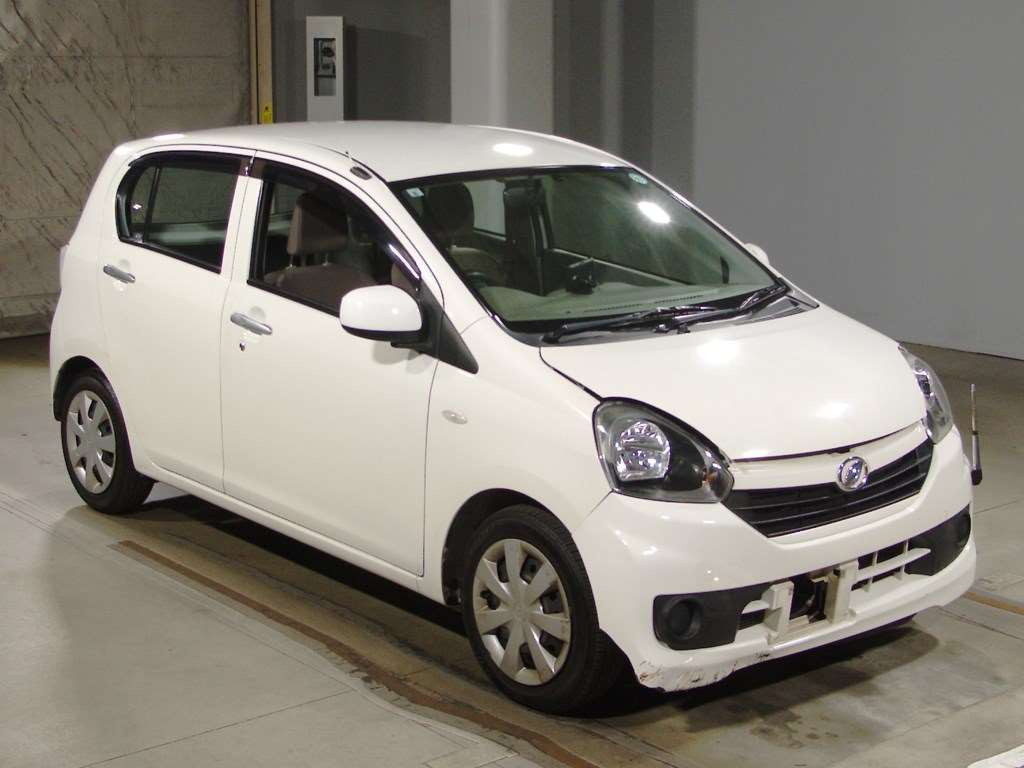 2014 Daihatsu Mira es LA300S[2]