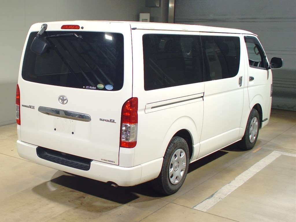 2015 Toyota Regiusace Van TRH200V[1]