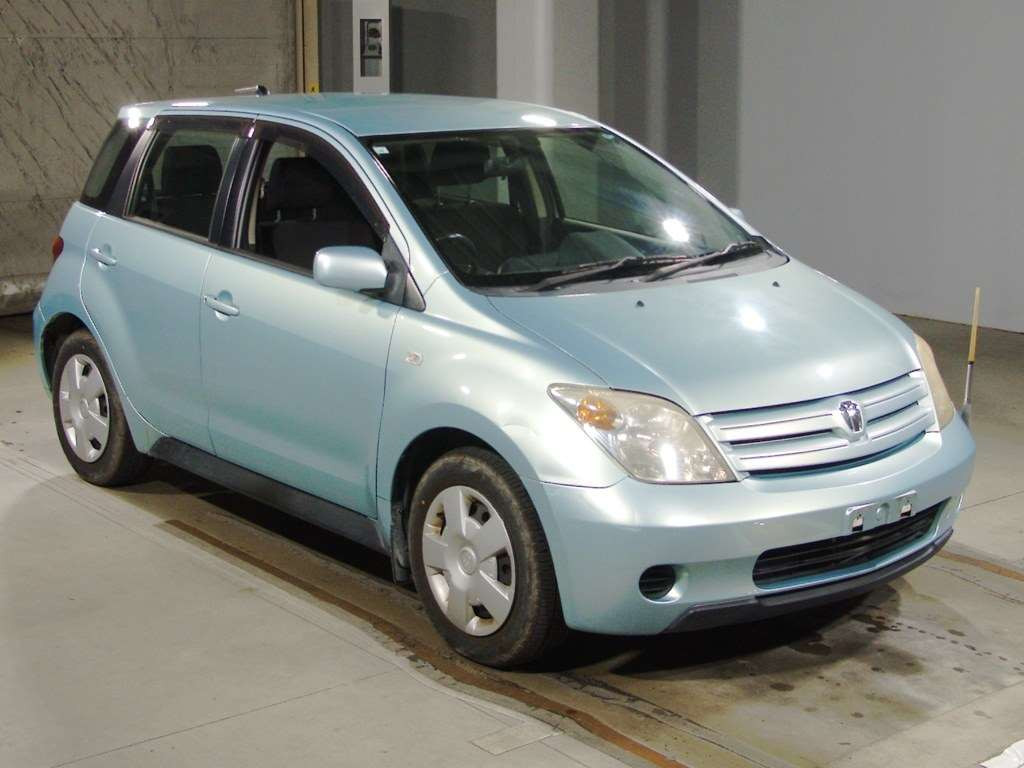 2003 Toyota IST NCP60[2]