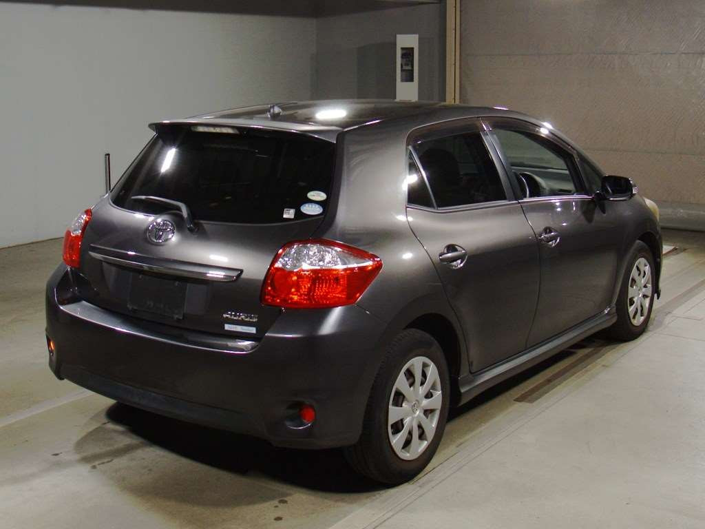 2010 Toyota Auris NZE151H[1]