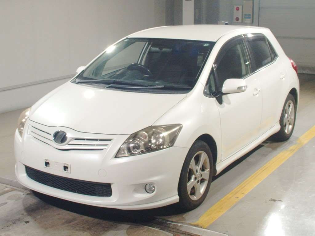 2010 Toyota Auris NZE151H[0]