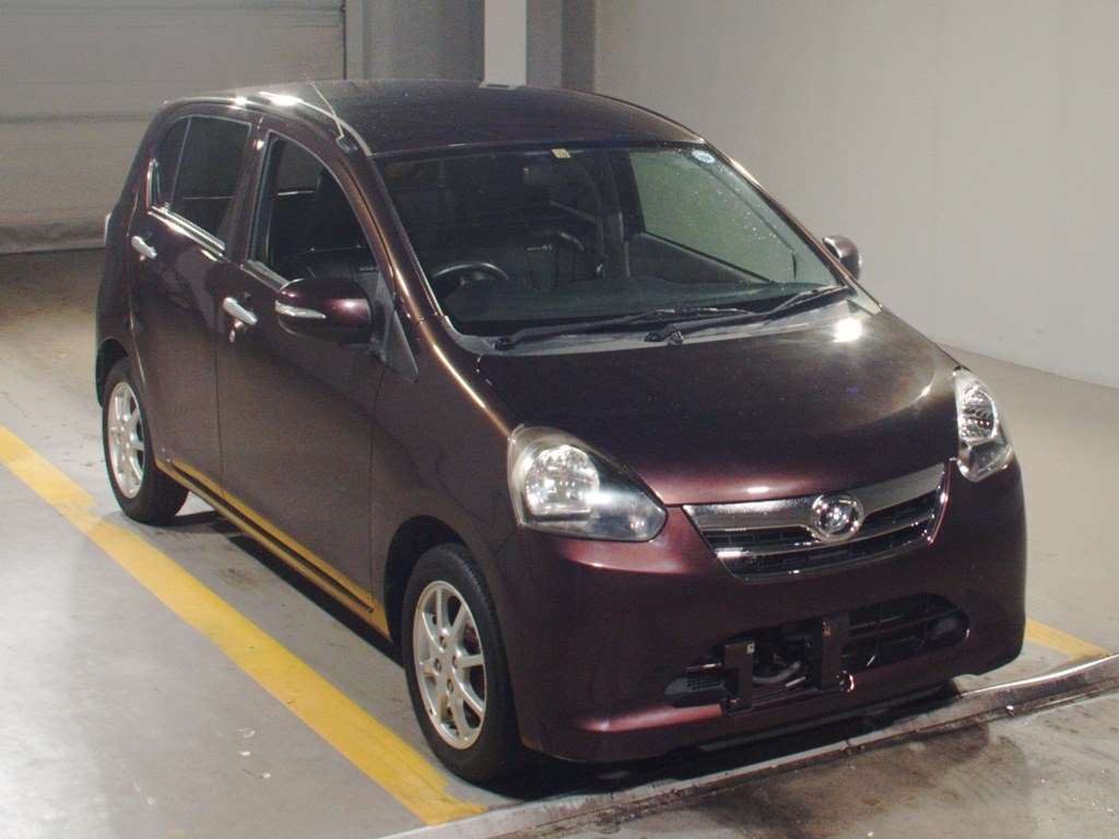 2011 Daihatsu Mira es LA300S[2]