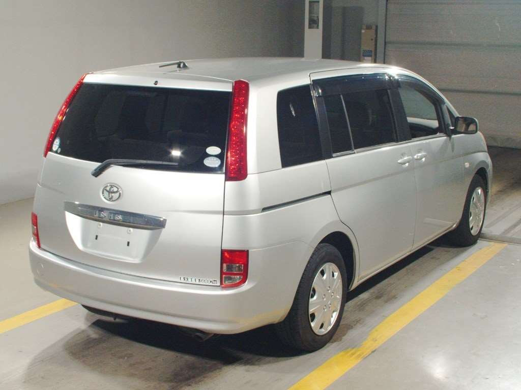 2004 Toyota Isis ZNM10G[1]