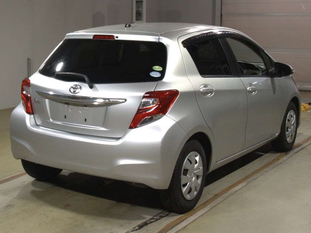 2014 Toyota Vitz NSP130[1]