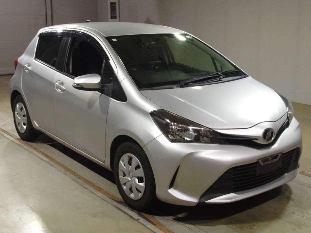 2014 Toyota Vitz NSP130[2]