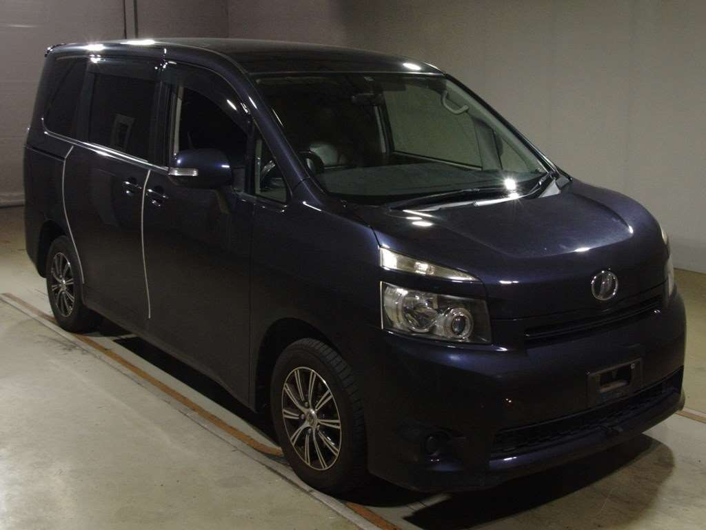 2007 Toyota Voxy ZRR70G[2]